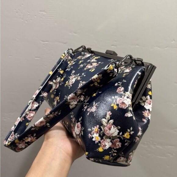 Floral Print Genuine Leather Handmade Push Lock  Shoulder Bag, Crossbody Bag - Picture 9 of 16